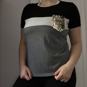 T-shirt with golden applications 💛